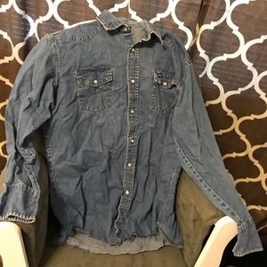 Men’s Wrangler Jean Button Up Size xl